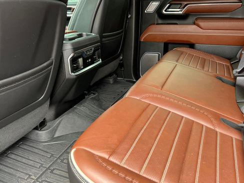 Used 2024 GMC Sierra 3500 Denali Ultimate image 9