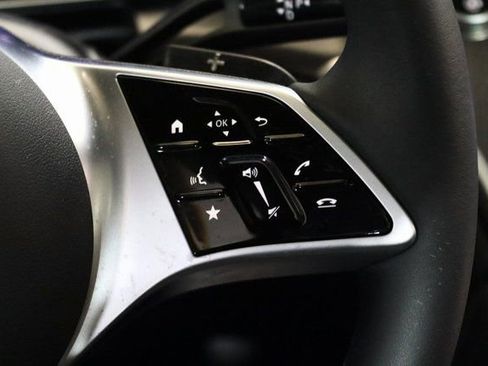 Certified 2025 Mercedes-Benz GLC 300 4MATIC image 6