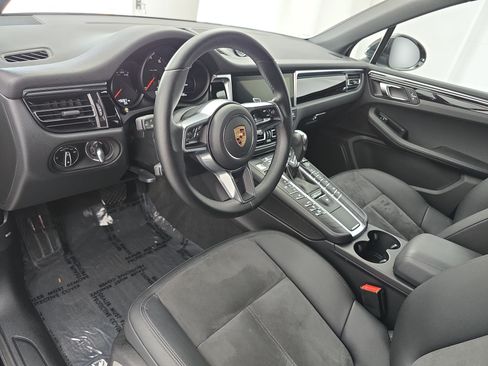 Used 2020 Porsche Macan AWD/4WD image 16