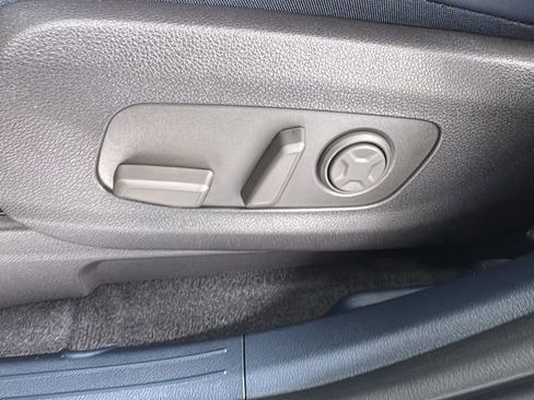 New 2026 Kia Carnival SX w/ SX Dark Edition Package FWD image 11