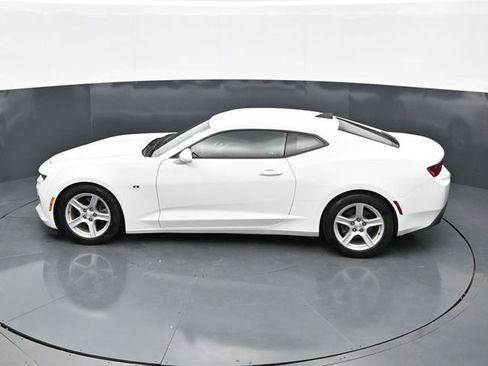 Used 2017 Chevrolet Camaro LT w/ Technology Package image 28