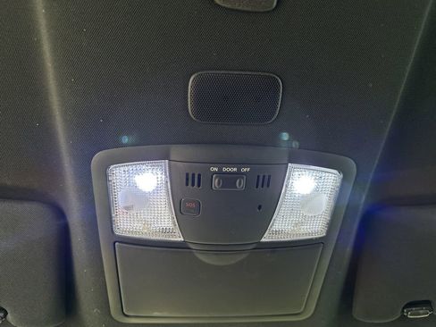 Used 2020 Nissan GT-R Premium w/ Premium Interior Package image 25