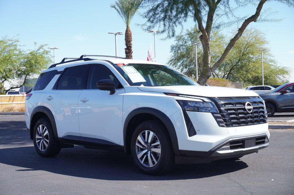 Certified 2026 Nissan Pathfinder SL AWD/4WD image 4