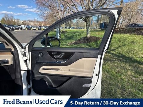 Used 2025 Lincoln Corsair Reserve w/ Equipment Group 202A image 17