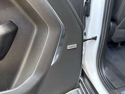 Used 2023 GMC Yukon SLT image 35