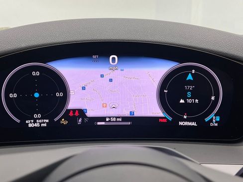 Used 2024 Porsche Panamera image 10