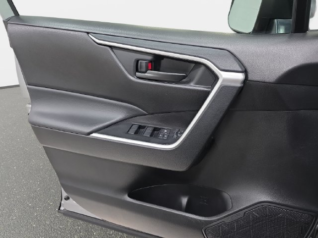 Certified 2025 Toyota RAV4 LE AWD/4WD image 24