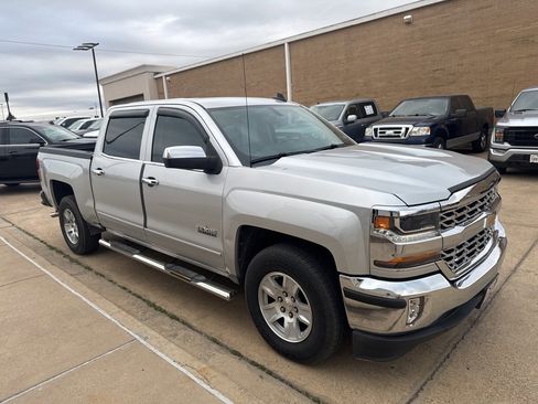 Used 2018 Chevrolet Silverado 1500 LT w/ Texas Edition image 3