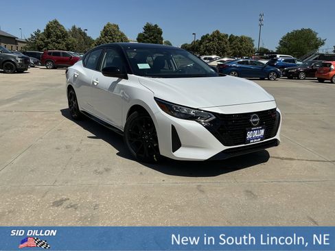 New 2025 Nissan Sentra SR w/ Midnight Edition image 2