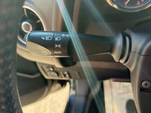 Used 2018 Toyota Corolla SE w/ SE Premium Package image 21