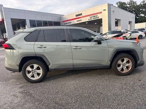 Used 2019 Toyota RAV4 XLE FWD image 5