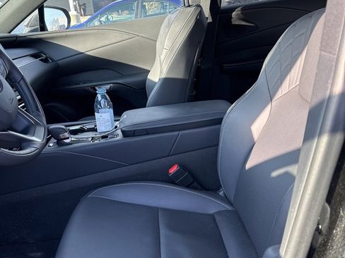 Used 2025 Lexus RX 350 Premium w/ Convenience Package image 4