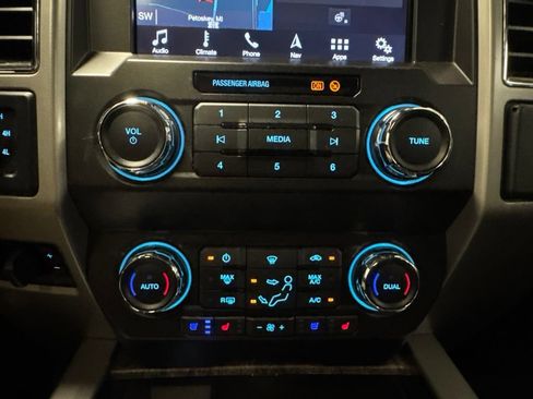 Used 2019 Ford F250 Lariat w/ Lariat Ultimate Package AWD/4WD image 14