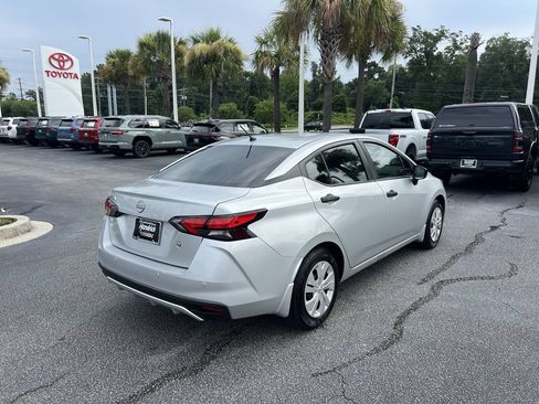 Used 2025 Nissan Versa S FWD image 10