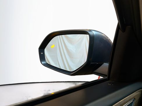 Used 2024 Volkswagen Atlas SE image 16