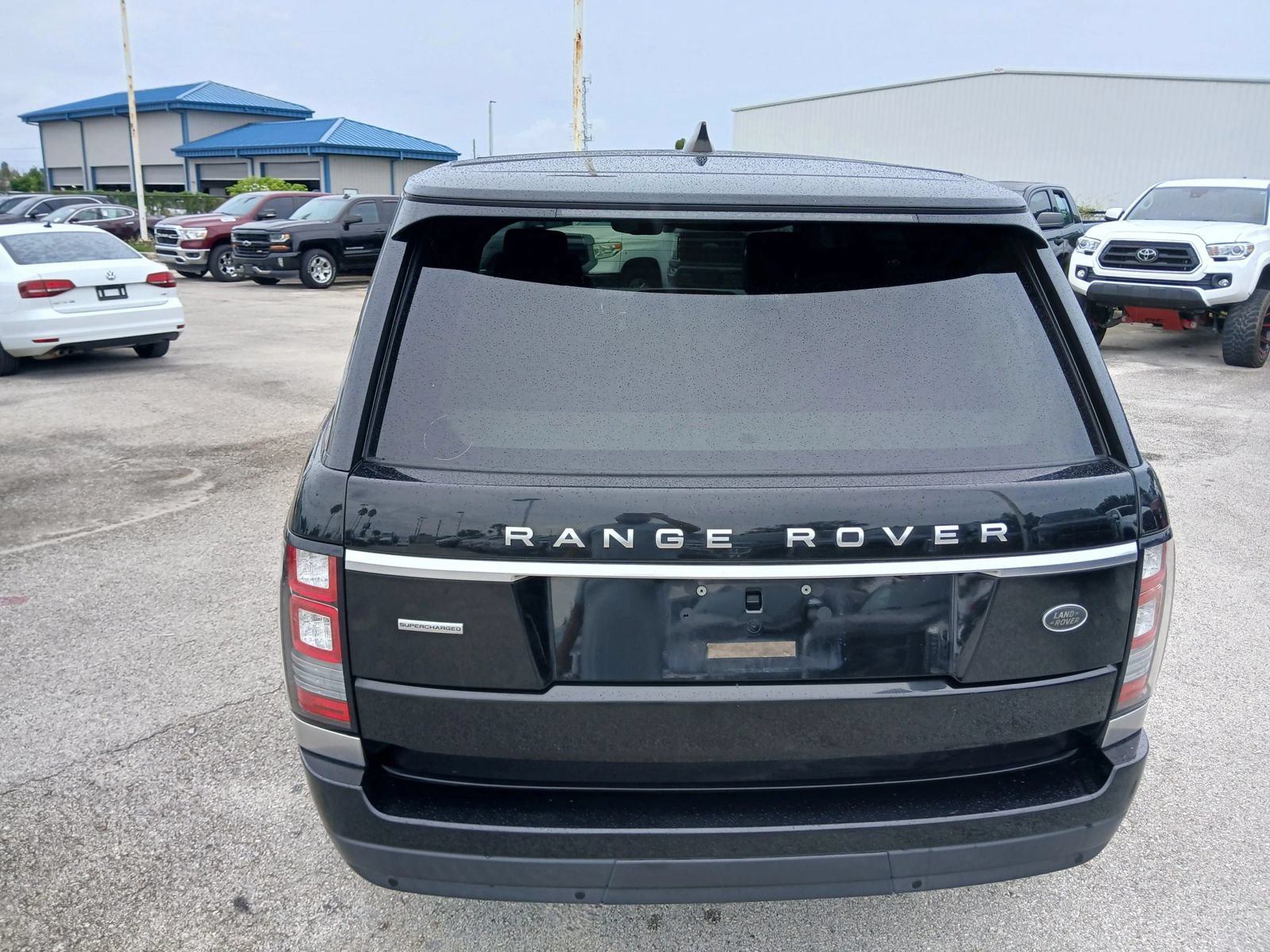 Used 2017 Land Rover Range Rover Supercharged AWD/4WD image 3