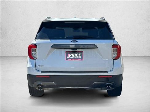 Used 2021 Ford Explorer XLT w/ Equipment Group 202A image 6