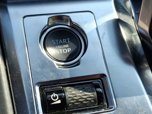 Used 2021 Jaguar F-PACE SVR image 25