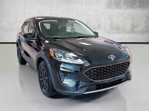 Used 2021 Ford Escape SE w/ Cold Weather Package image 3