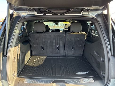 New 2026 Chevrolet Suburban High Country image 27