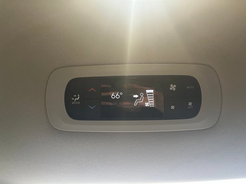 Used 2019 Chrysler Pacifica Touring-L FWD image 33