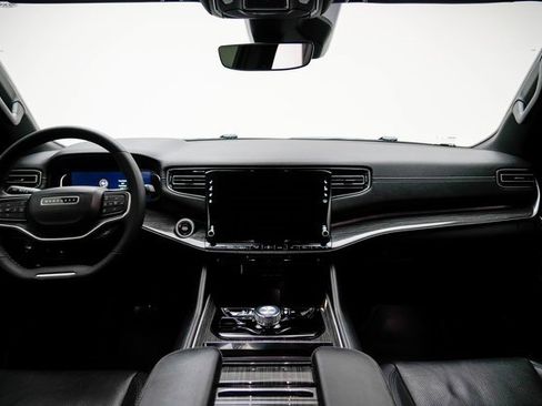 Used 2022 Jeep Wagoneer Series II image 19