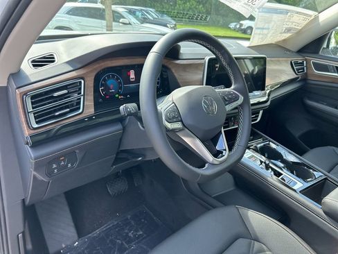 New 2026 Volkswagen Atlas SE image 17