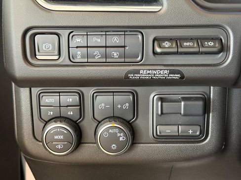 Used 2023 Chevrolet Suburban High Country image 30