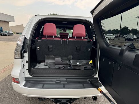 Used 2021 Lexus GX 460 Premium w/ Premium Package AWD/4WD image 9