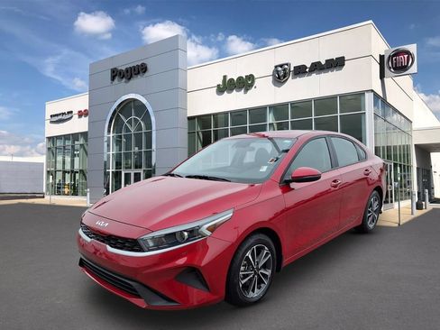 Used 2024 Kia Forte LXS w/ LXS Technology Package FWD image 7