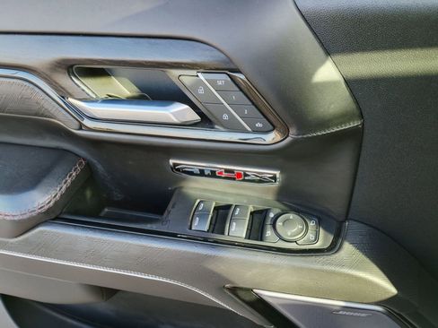 Used 2022 GMC Sierra 1500 AT4X image 21