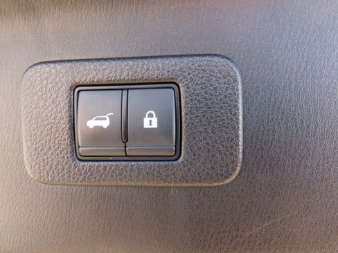 Used 2023 Nissan Armada Platinum w/ Cargo Package image 9