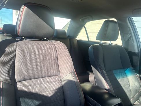 Used 2017 Toyota Camry SE image 16