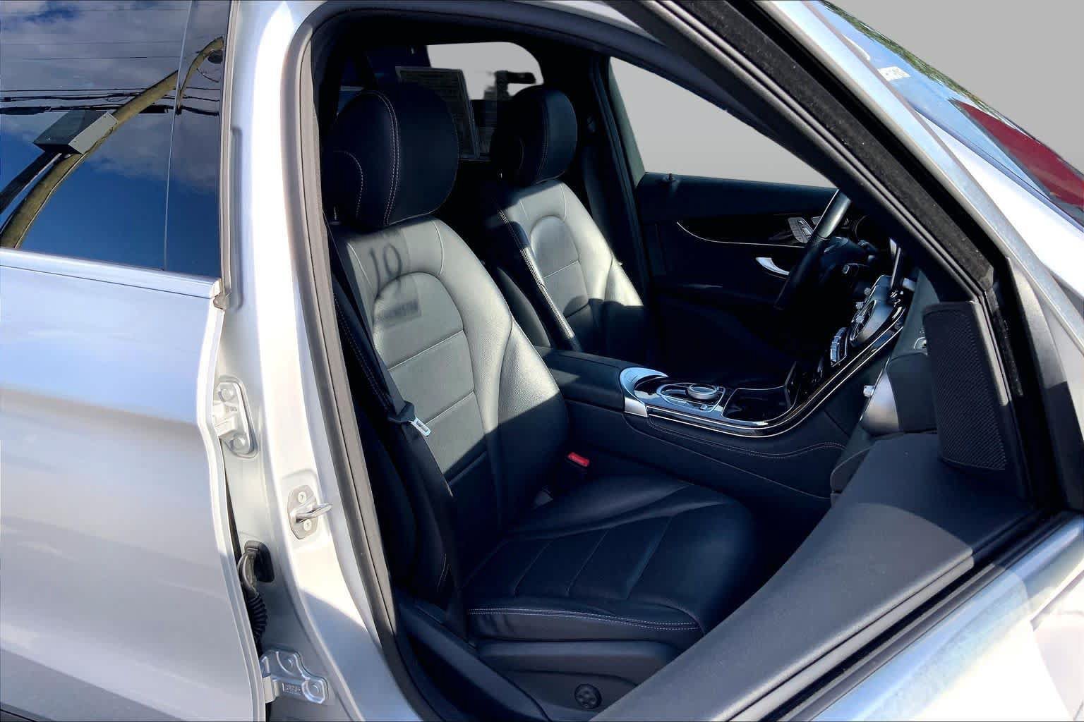 Used 2019 Mercedes-Benz GLC 300 4MATIC image 8