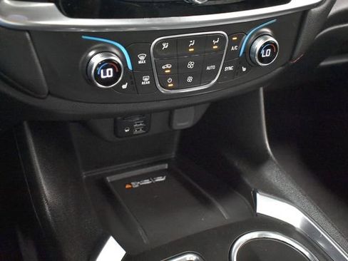 Certified 2023 Chevrolet Traverse RS AWD/4WD image 22