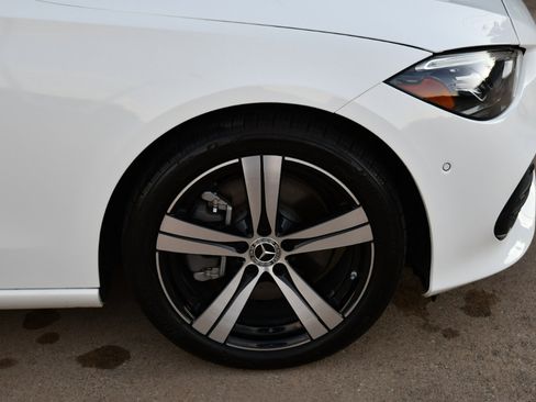 Used 2025 Mercedes-Benz C 300 Sedan image 4