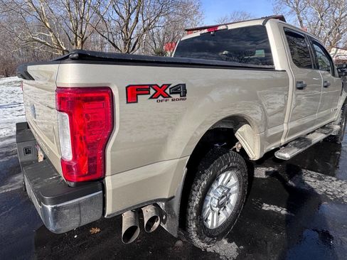 Used 2017 Ford F250 XLT w/ FX4 Off-Road Package image 5