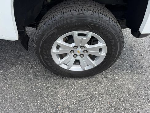 Used 2022 Chevrolet Colorado LT w/ Fleet Safety Package RWD image 38