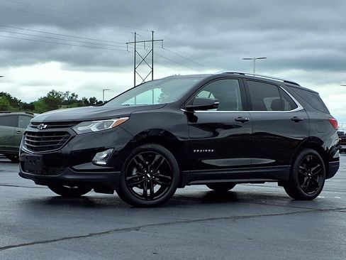 Used 2020 Chevrolet Equinox LT w/ Midnight Edition FWD image 2