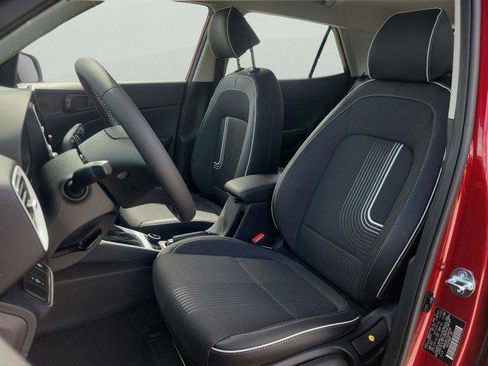 New 2025 Hyundai Venue Limited image 15