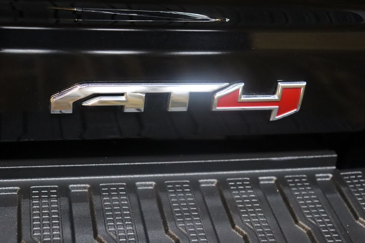 Used 2023 GMC Sierra 2500 AT4 w/ AT4 Premium Plus Package AWD/4WD image 29