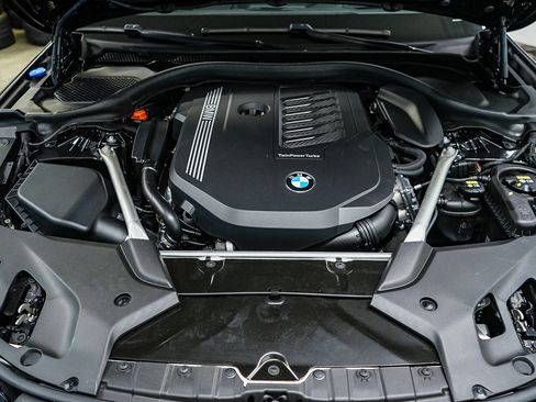 Used 2023 BMW 540i w/ Premium Package RWD image 28