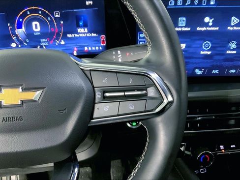 Used 2024 Chevrolet Traverse LT image 19