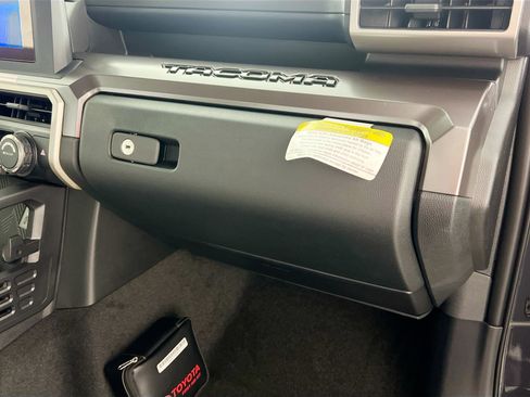 Used 2026 Toyota Tacoma SR5 image 34