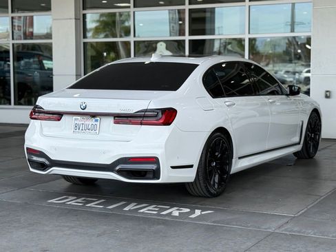Used 2022 BMW 740i w/ M Sport Package RWD image 14