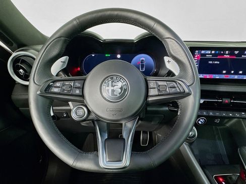 Used 2024 Alfa Romeo Tonale Veloce image 11