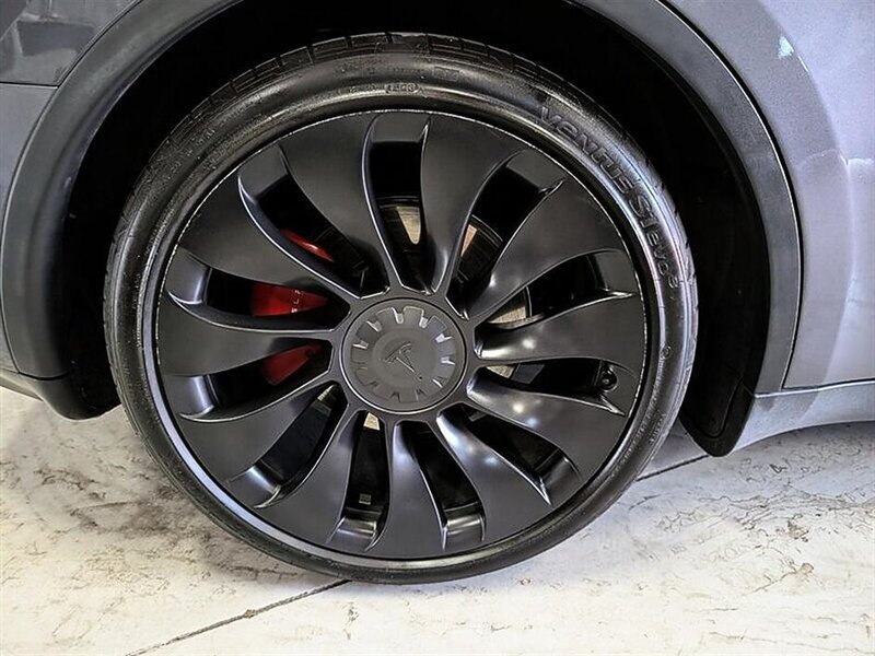Used 2022 Tesla Model Y Performance AWD/4WD image 13
