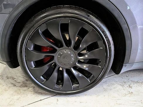 Used 2022 Tesla Model Y Performance AWD/4WD image 13