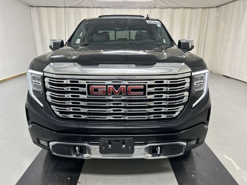 Used 2022 GMC Sierra 1500 Denali w/ Denali Reserve Package AWD/4WD image 3