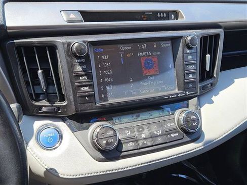 Used 2017 Toyota RAV4 XLE AWD/4WD image 13